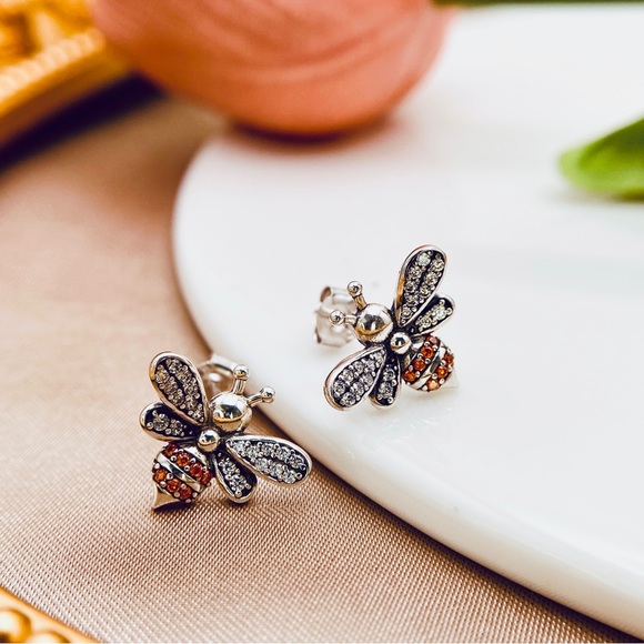 925 Sterling Silver Lovely Busy Bee Pave CZ Stud Earrings - Picture 10 of 11